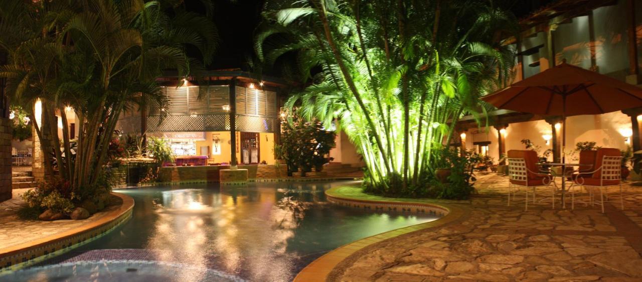 Hotel Marina Copán Buitenkant foto